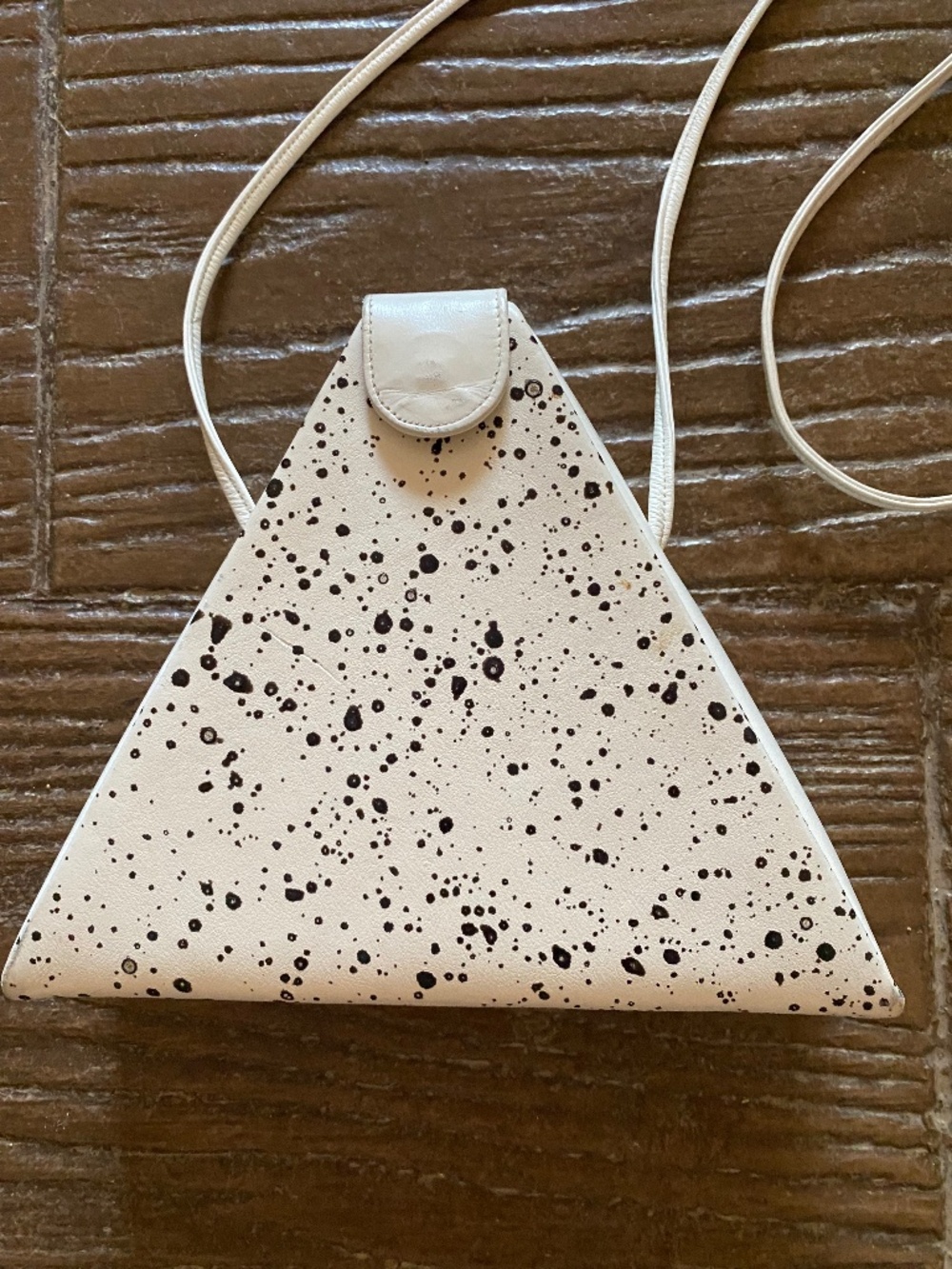 Rare 1960’s triangular shape confetti/paint speckled handbag
